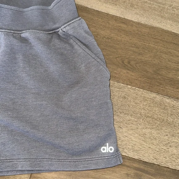 ALO Yoga Women's Athletic Shorts washed grey ( worn once) size small - Picture 2 of 7